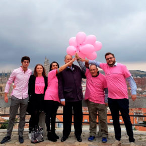 Ciudadanos conmemora el Día Mundial Contra el Cáncer de Mama con una suelta de globos en El Castillo
